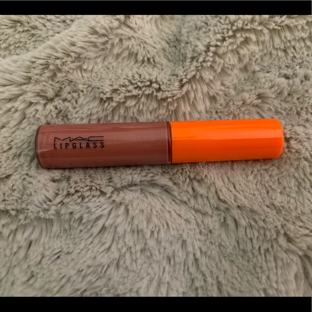 MAC Lipgloss: Soft & Slow